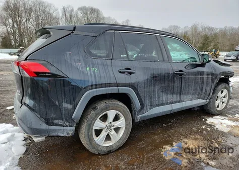 2021 Toyota Rav4 Xle z USA, uszkodzony, nr VIN 2T3P1RFV1MW208201